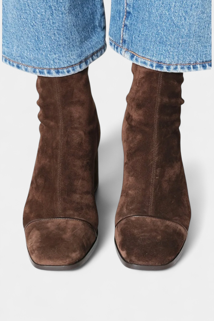 Contemporary Chunky Heel Boots in Brown