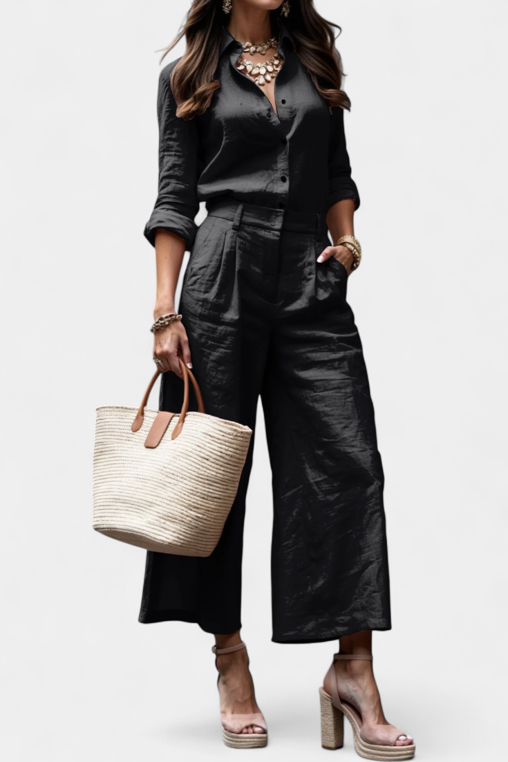 Flowing Top & Capri Pants Set in Black