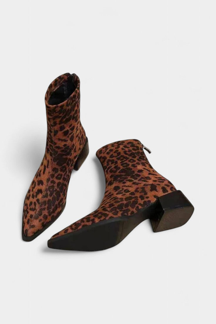 Women's Stylish and Cozy Heeled Boots in Leopard