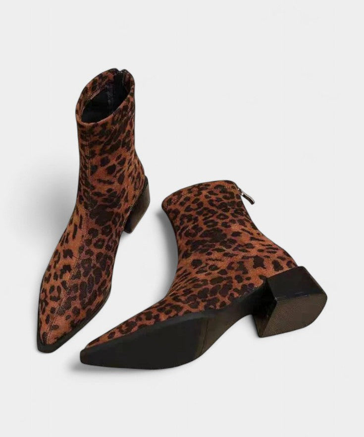 Women's Stylish and Cozy Heeled Boots in Leopard