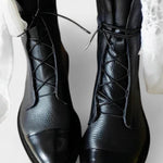 Stylish Heeled Boots with Comfort Support in Black