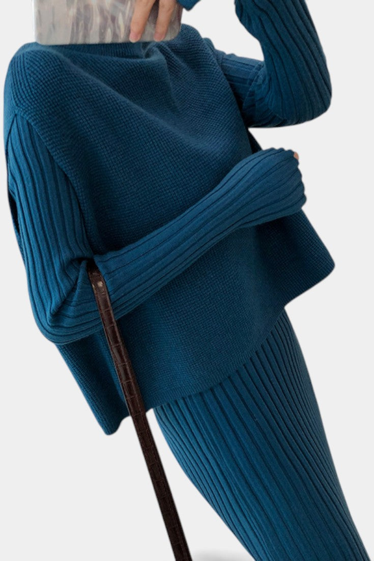 Modern Silhouette Two-Piece Knit Ensemble, photo 3