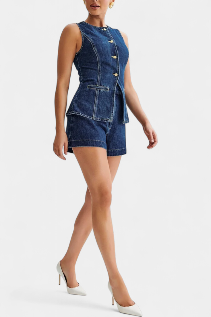 Sleeveless Jacket & High-Waisted Shorts, photo 3