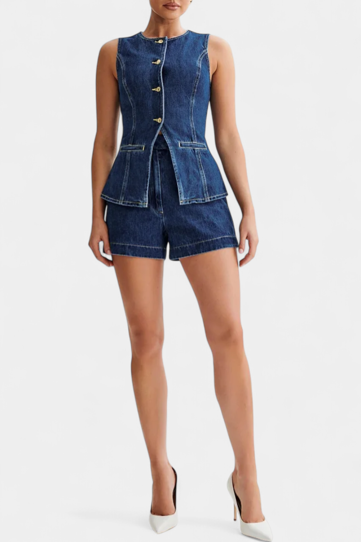 Sleeveless Jacket & High-Waisted Shorts, photo 4