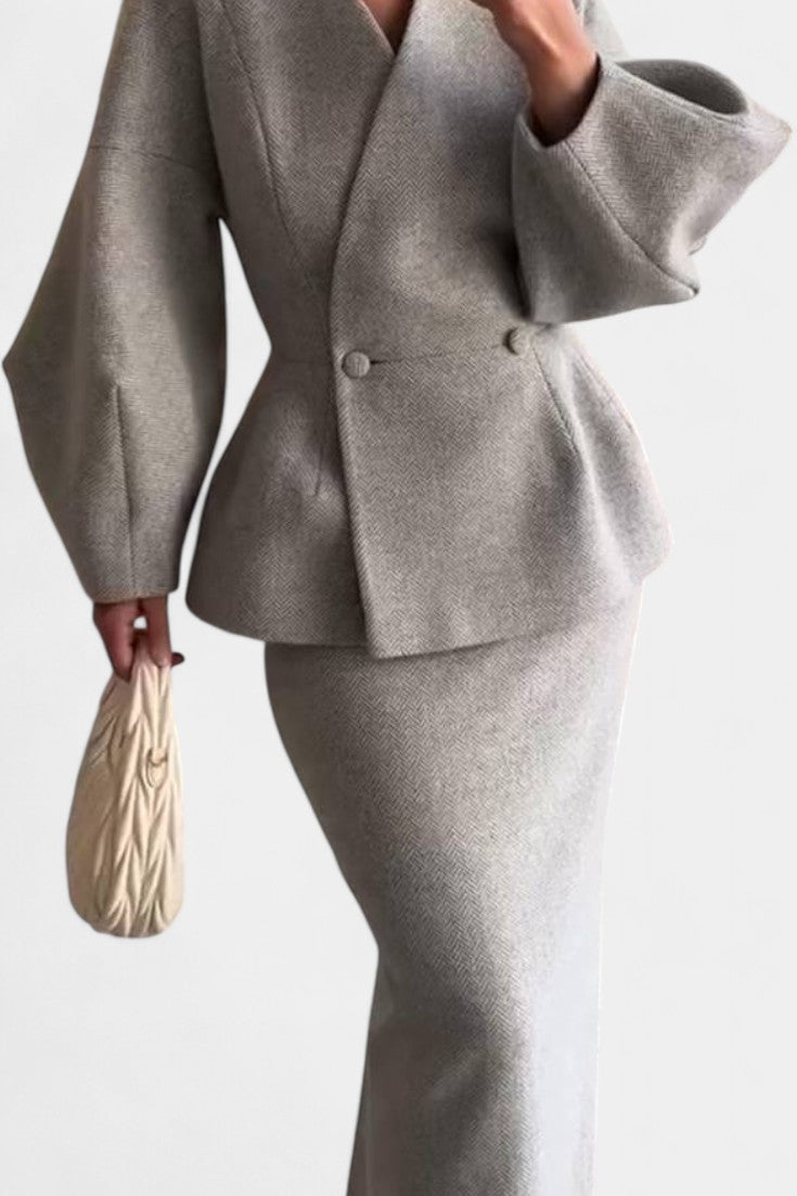 Chic Tailored Ensemble with V-Neck and Puff Sleeves, photo 4