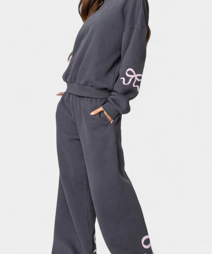 Relaxed Hoodie Ensemble with Flowing Pants in Gray