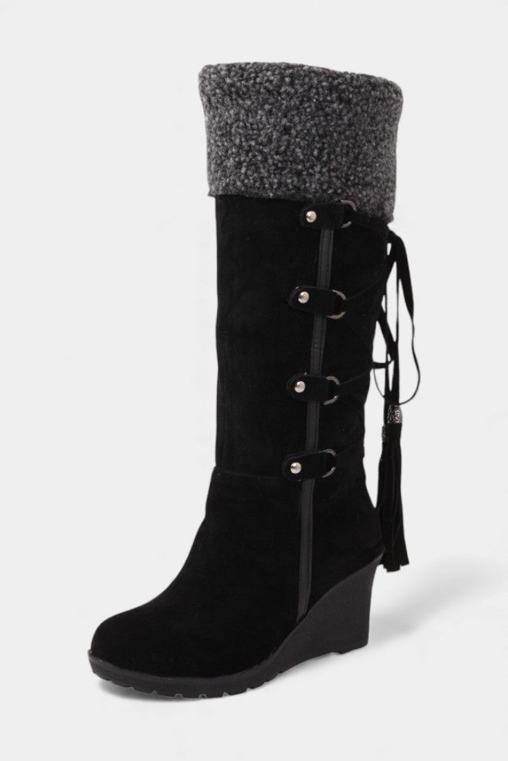 Wedge-Heel Winter Boots with Fur Lining in Black