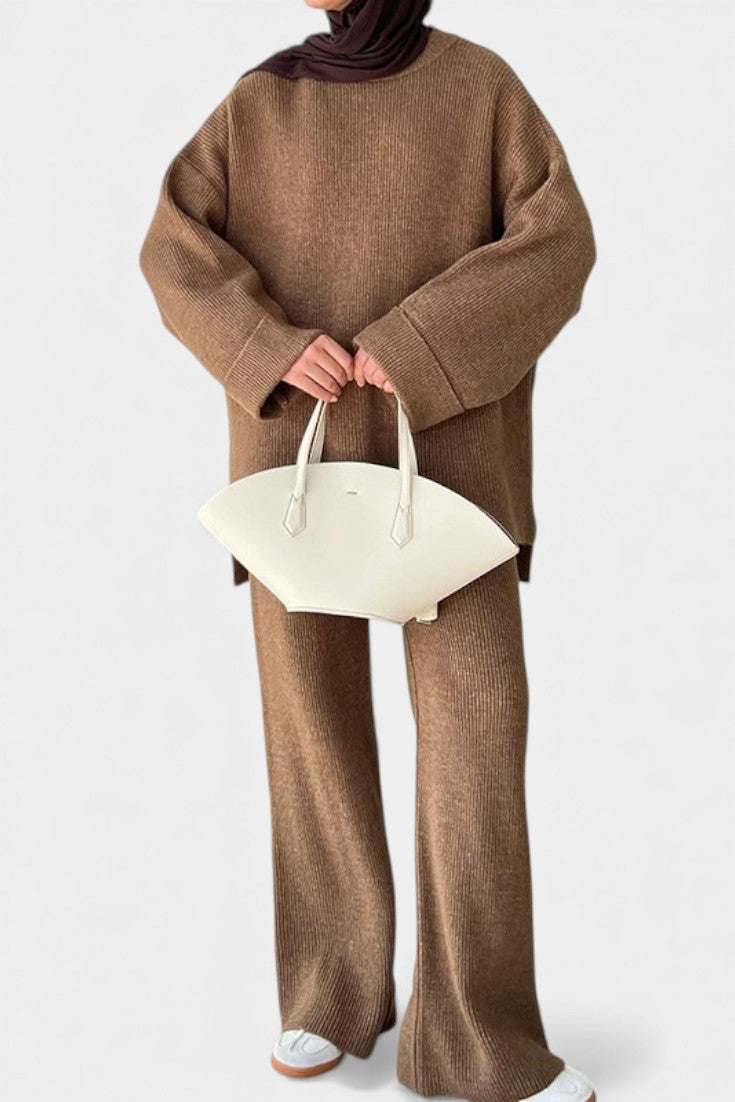 Relaxed Outfit with Round Neck Top and Flowing Pants in Camel