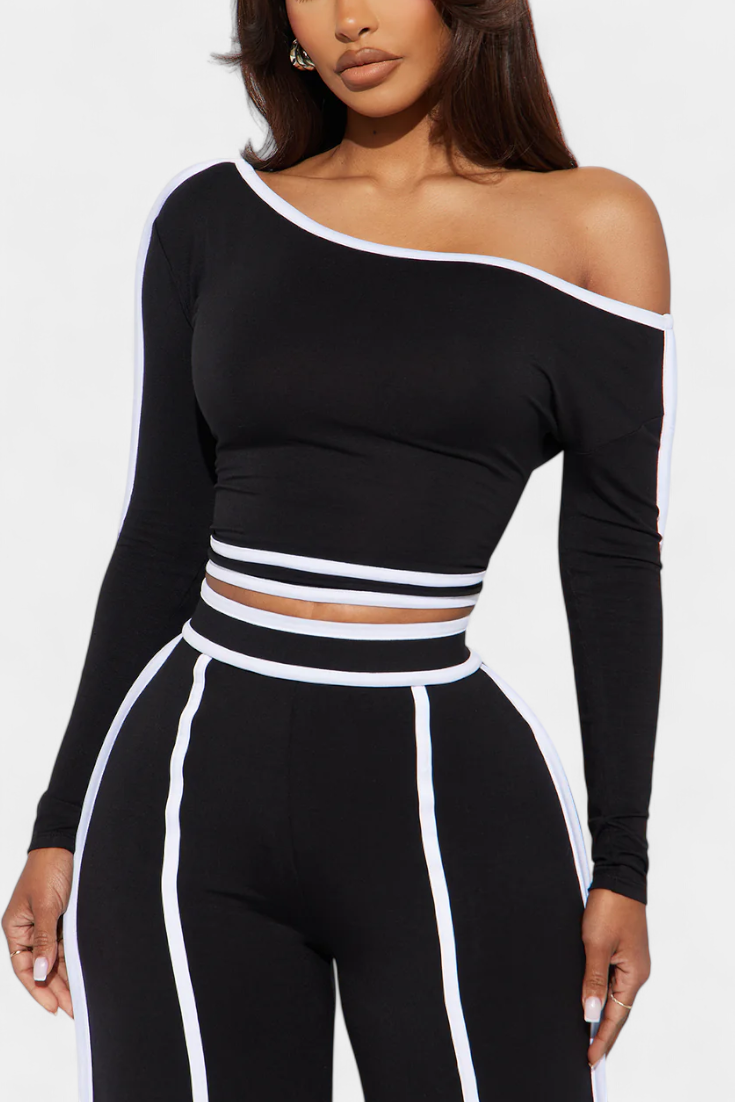 Off-Shoulder Set with Bold Striped Accents, photo 5