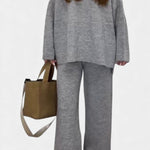 Relaxed Ensemble with Round Neckline and Flowing Pants in Light Gray