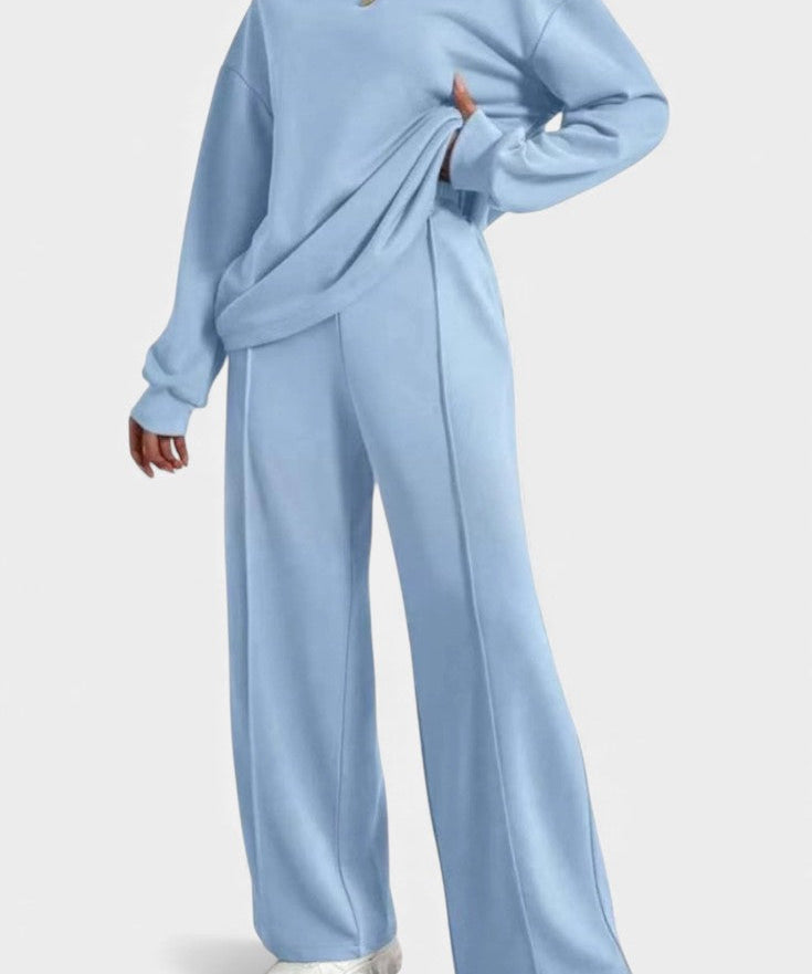 Sweatshirt & High-Waisted Pants Set in Sky Blue