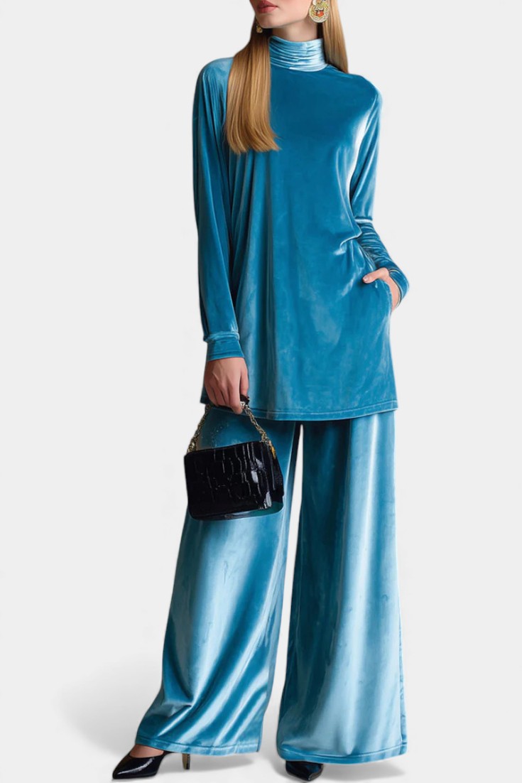 Velvet High-Top Sneakers and Split Pants with High Collar in Blue