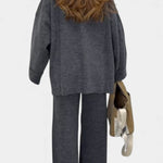 Relaxed Outfit with Round Neck Top and Flowing Pants, photo 3