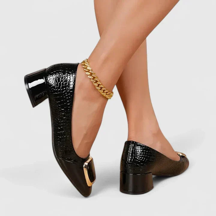 Olyzabeth Comfortable Loafers in Black